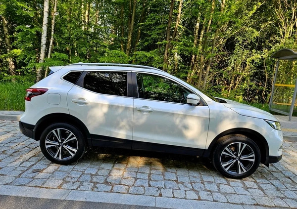 Nissan Qashqai cena 77900 przebieg: 89000, rok produkcji 2018 z Elbląg małe 781